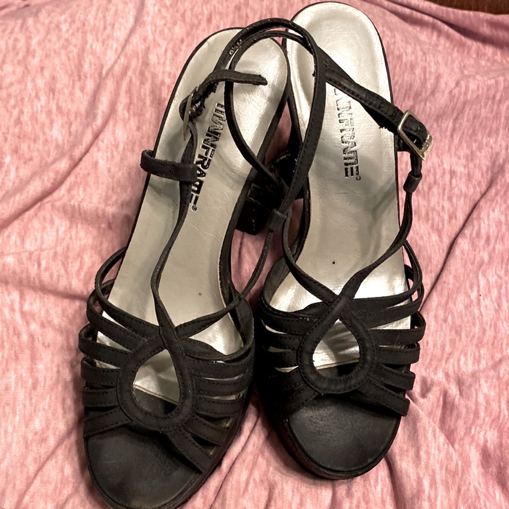 Womens black high heels size: 61/2